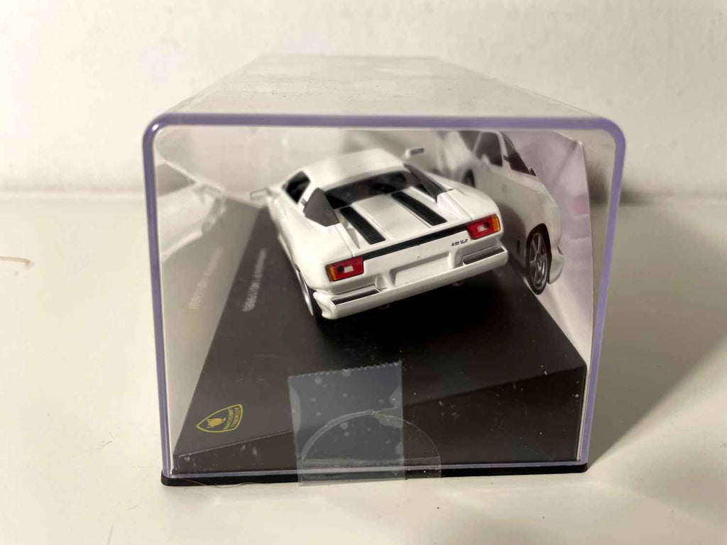 Lamborghini P 140 biała z 1988 roku