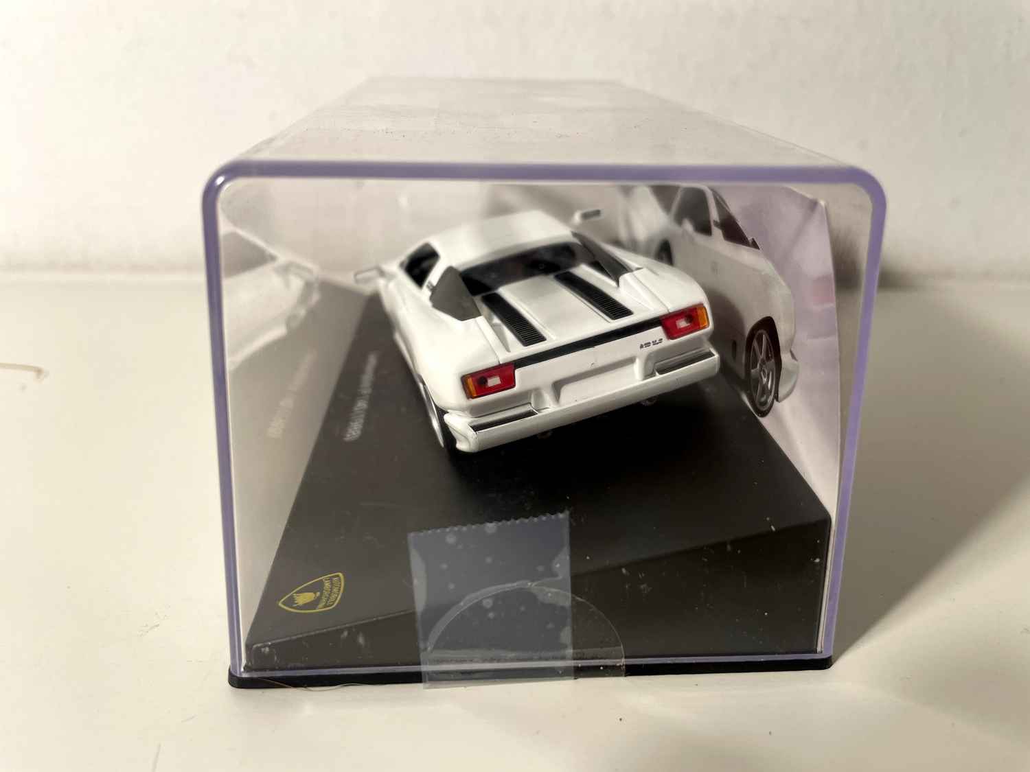 Lamborghini P 140 biała z 1988 roku