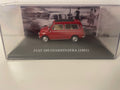 Micro voiture d'antan Fiat 500 Giardiniera rouge de 1961 - voiture italienne