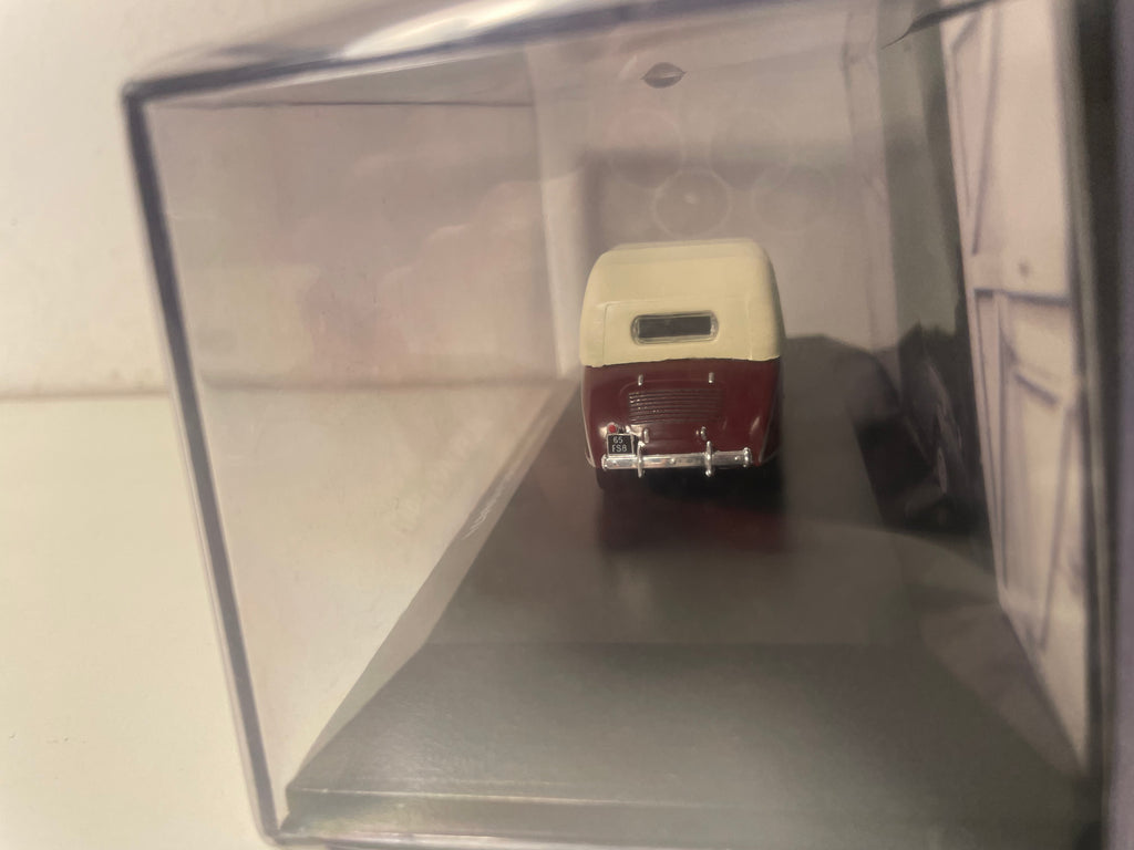 Micro voiture d'antan JULIEN MM5 bordeaux de 1947 - voiture française