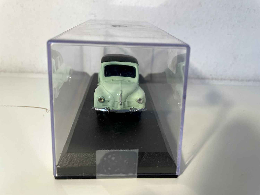 Renault 4 CV geschlossen Cabrio Green Labourdette und Black Capote von 1952 (Prestige Referenzsammlung N ° PM.97)