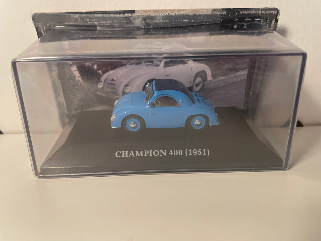 Mikroauto Champion 400 an azul aus 1951 - däitsche Auto