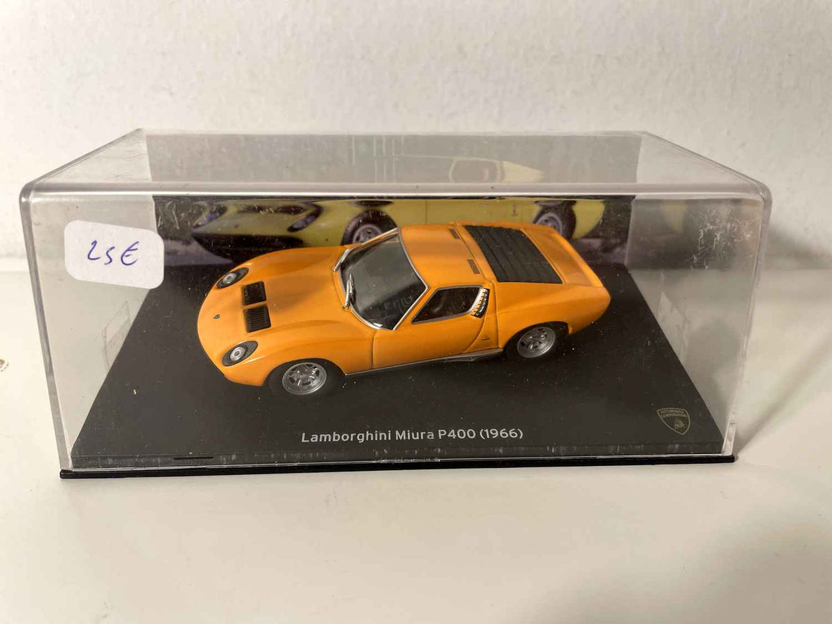 Lamborghini Miura P400 pomarańczowa z 1966 roku