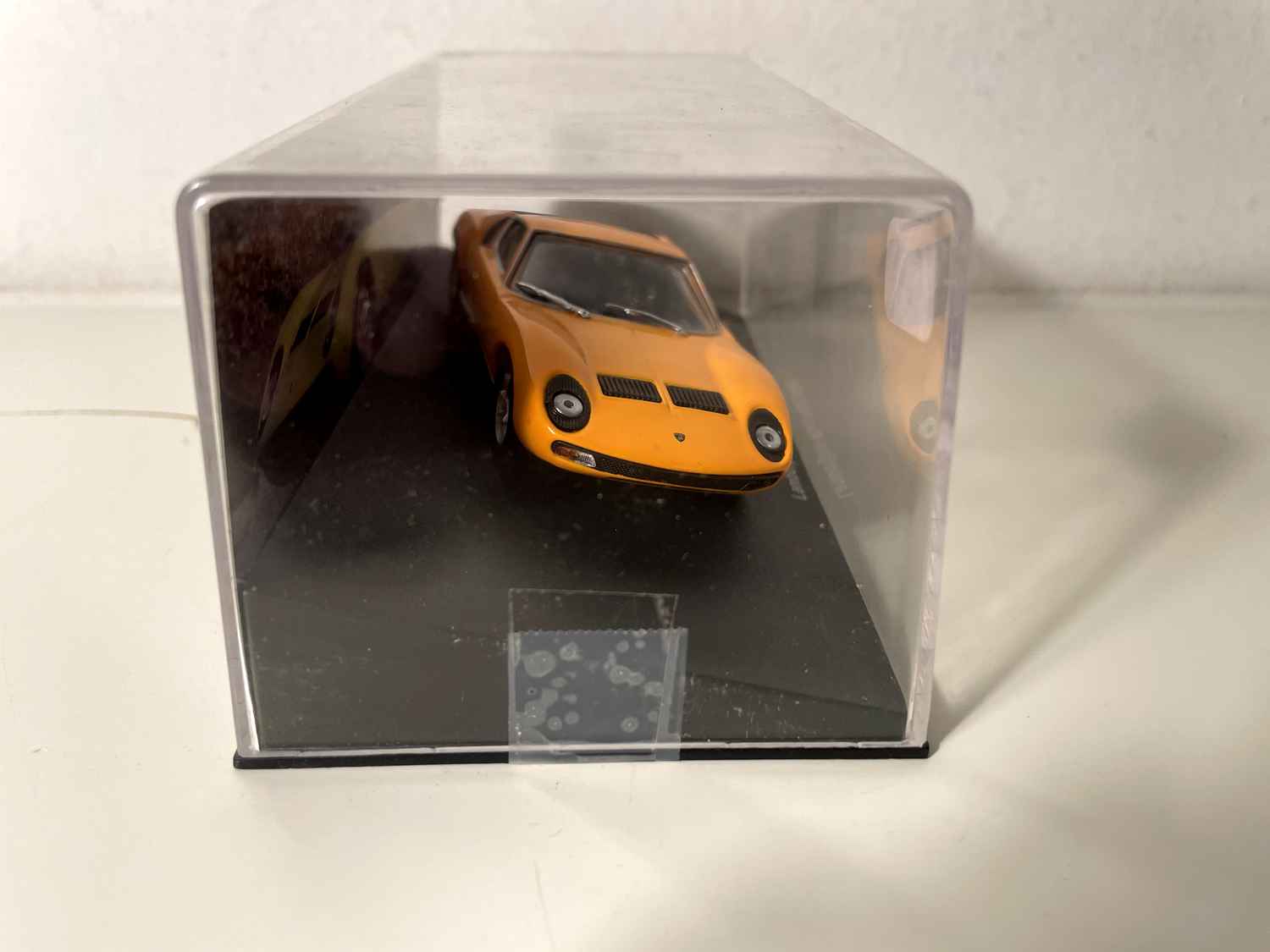 Lamborghini Miura P400 pomarańczowa z 1966 roku