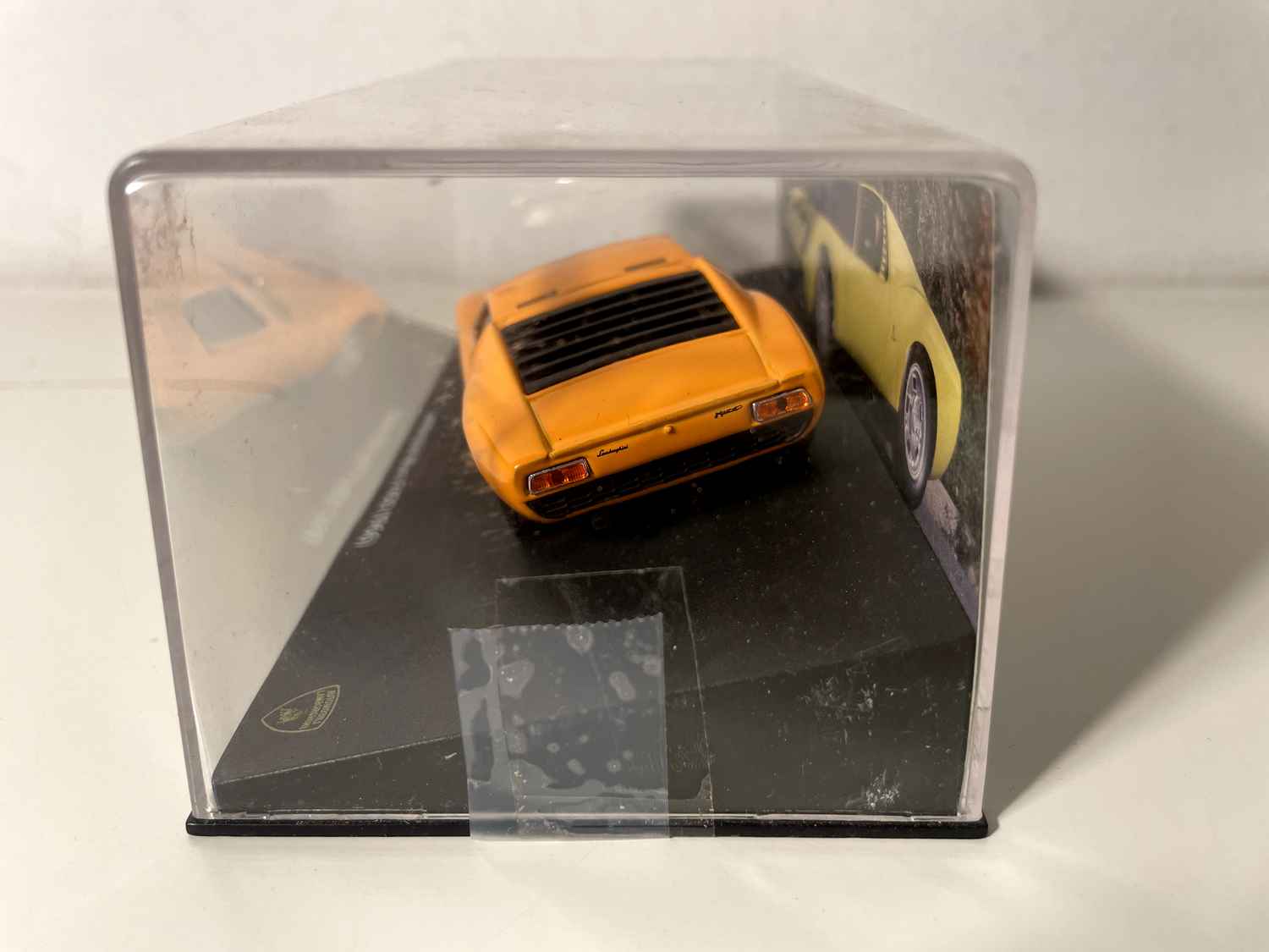 Lamborghini Miura P400 pomarańczowa z 1966 roku
