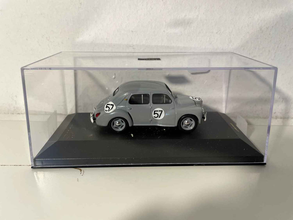 Renault 4 CV szary numer 57 - 24 Hours of Le Mans 1949 (IXO)