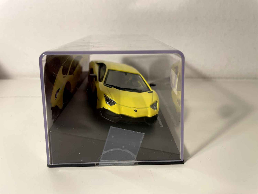Lamborghini Aventador LP 720-4 50° Anniversario Yellow 2013
