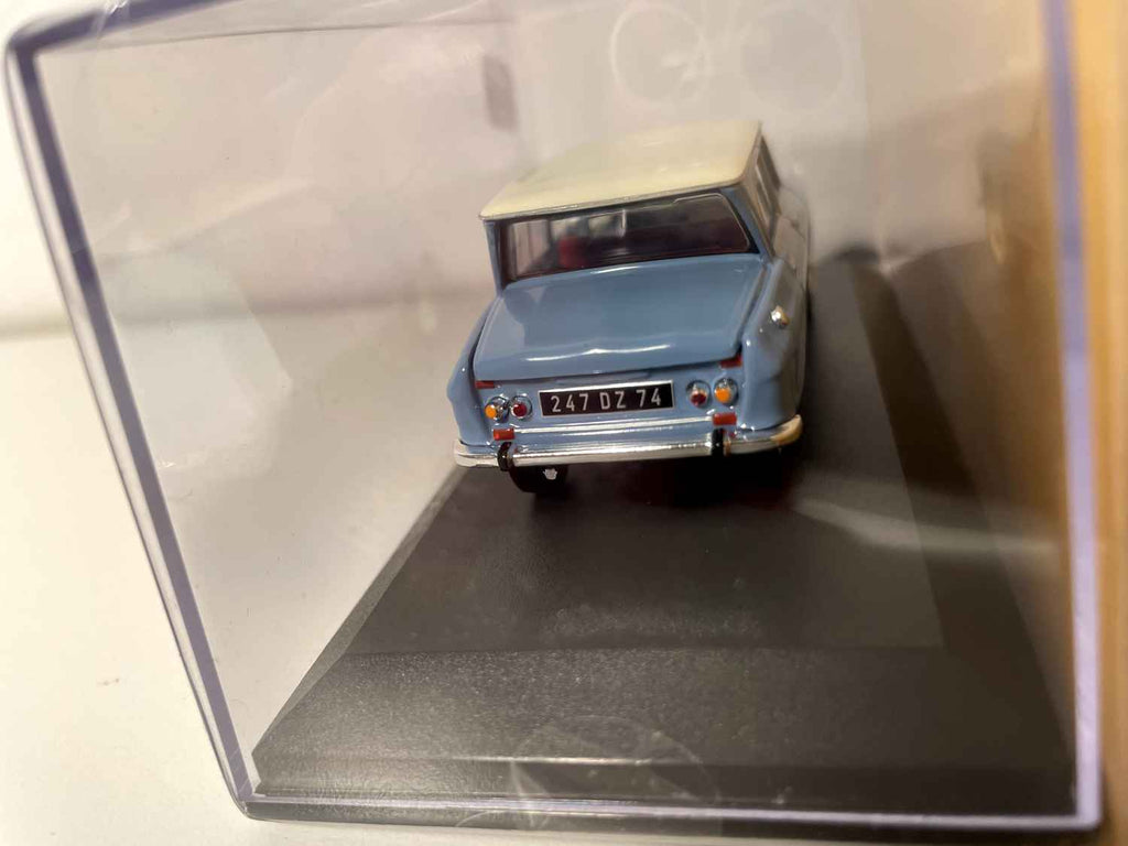 Citroën Ami 6 azul con techo blanco roto de 1961 (caja de plexiglás)