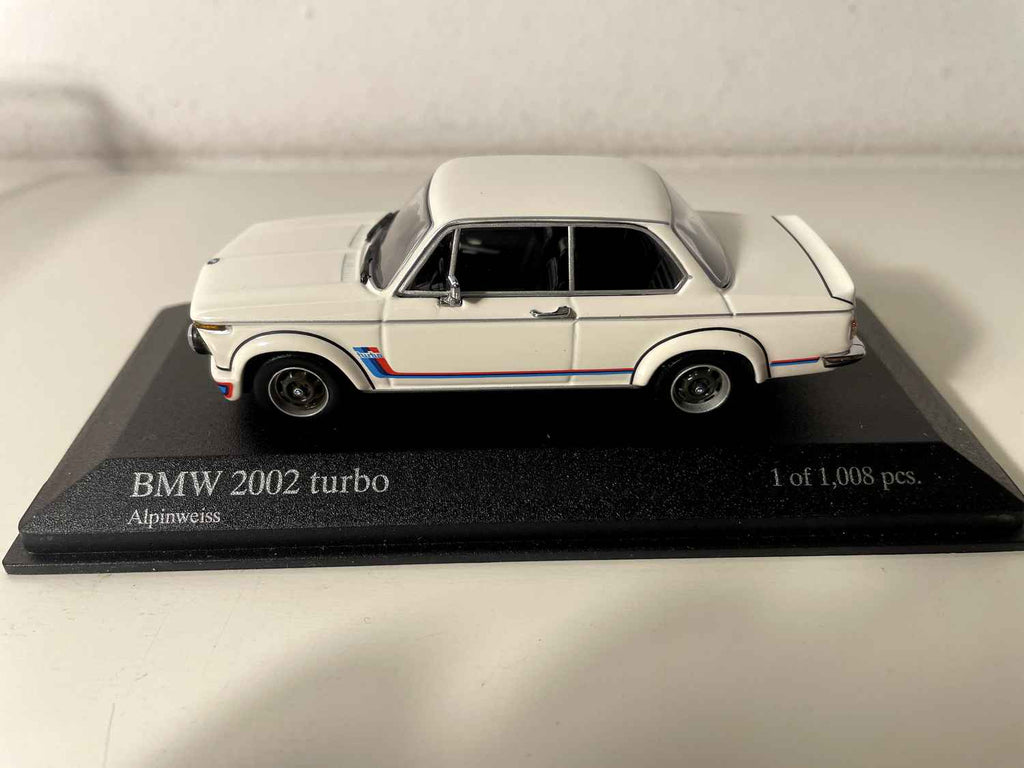 BMW 2002 turbo blanche de 1974 - Minichamps
