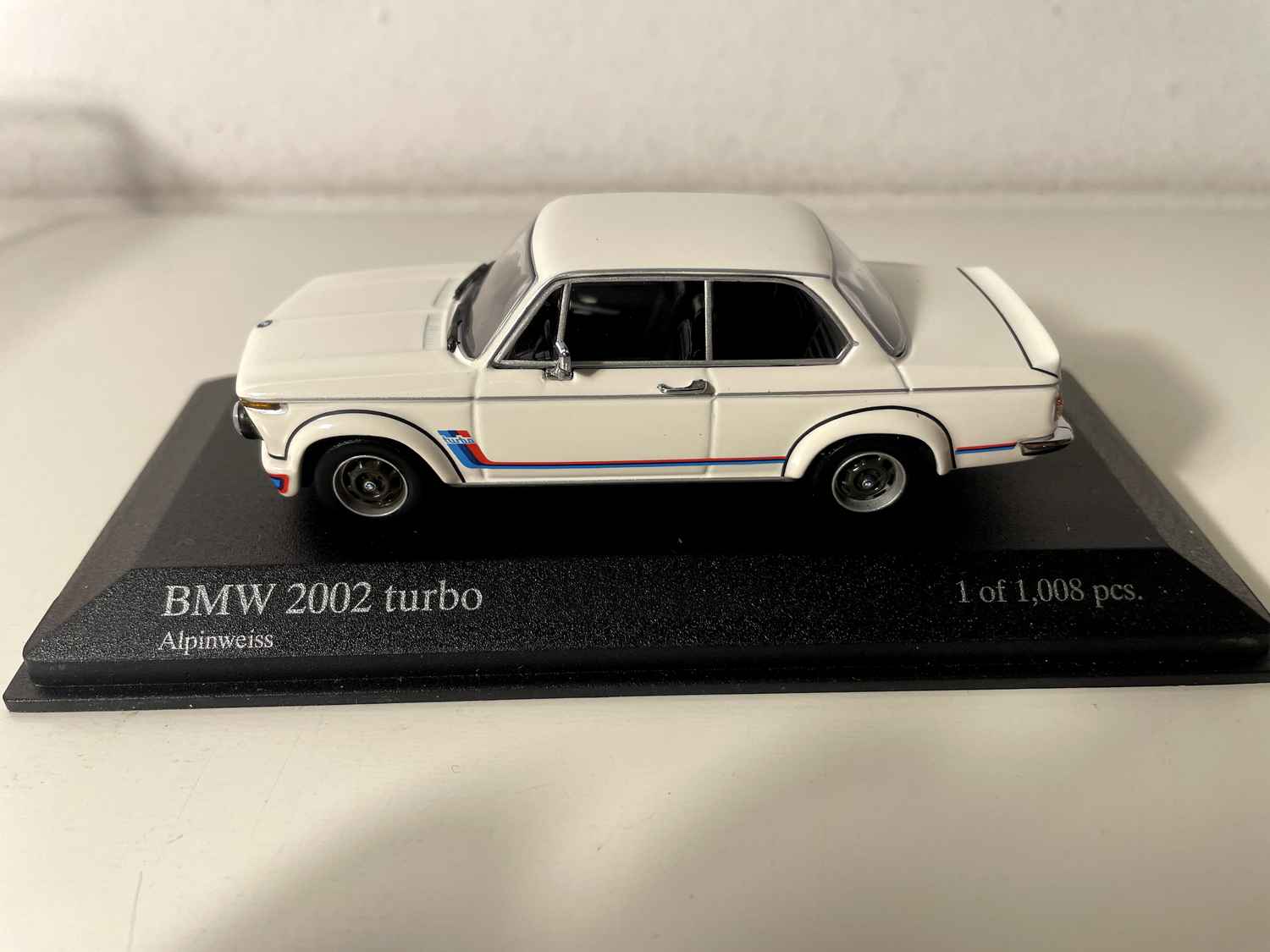 BMW 2002 turbo blanche de 1974 - Minichamps