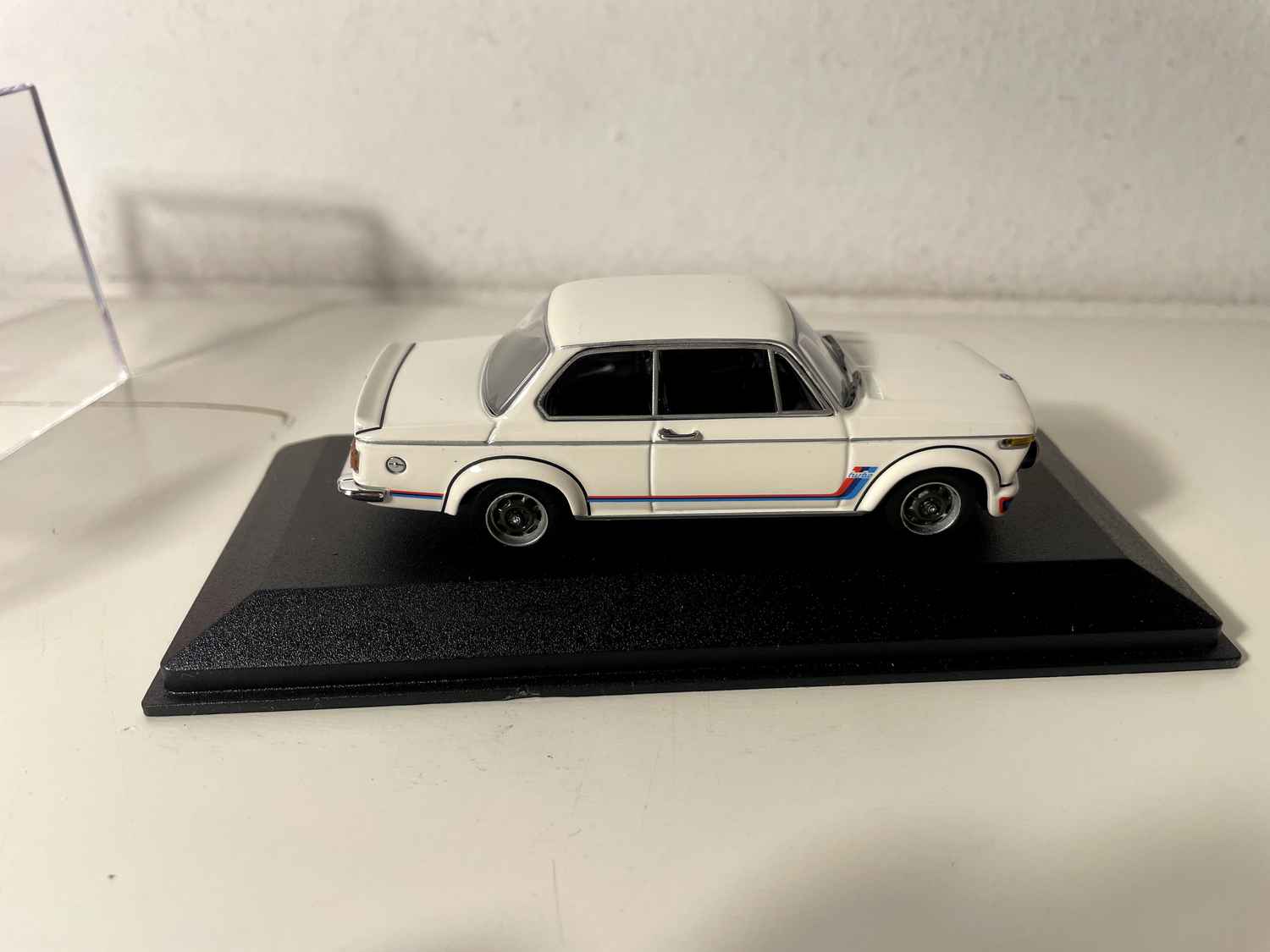 BMW 2002 turbo blanche de 1974 - Minichamps