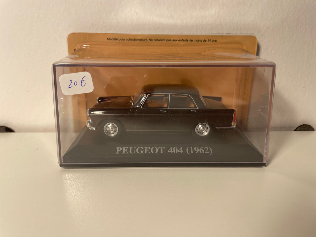 Peugeot 404 in Dunkelbraun aus dem Jahr 1962
