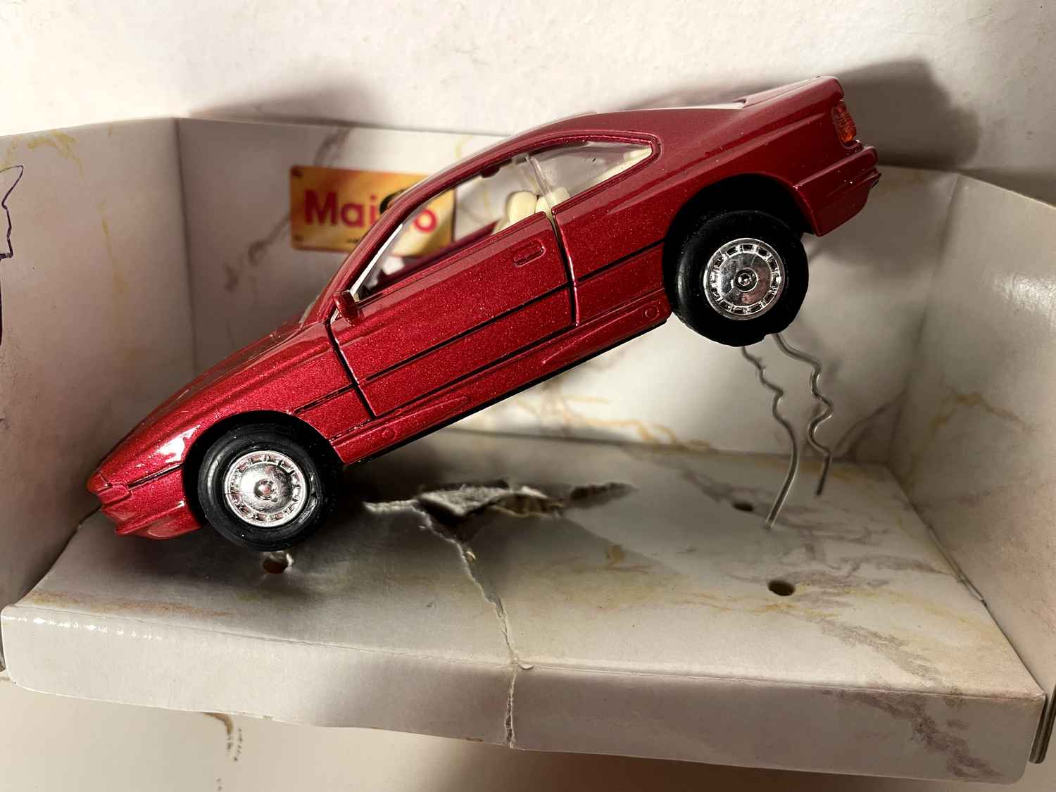 BMW 850I rosso scuro - bordeaux - MAISTO