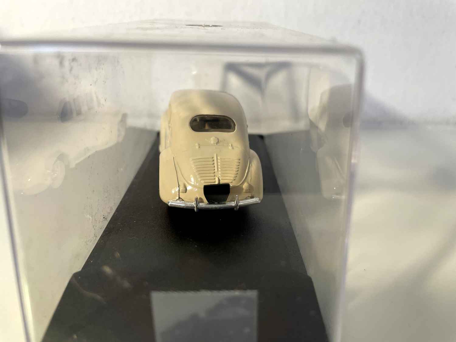 Renault 4 CV beige vitrée (Eligor référence 100611)