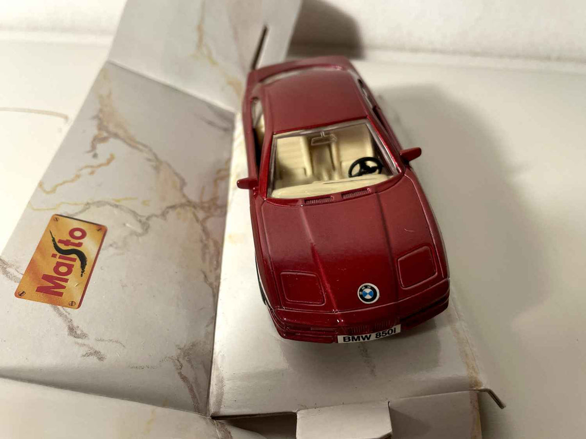BMW 850I rosso scuro - bordeaux - MAISTO