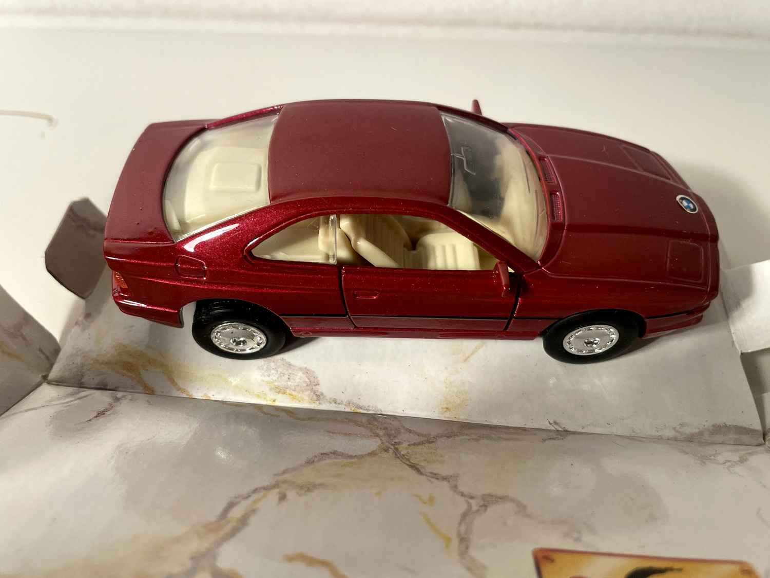 BMW 850I rosso scuro - bordeaux - MAISTO