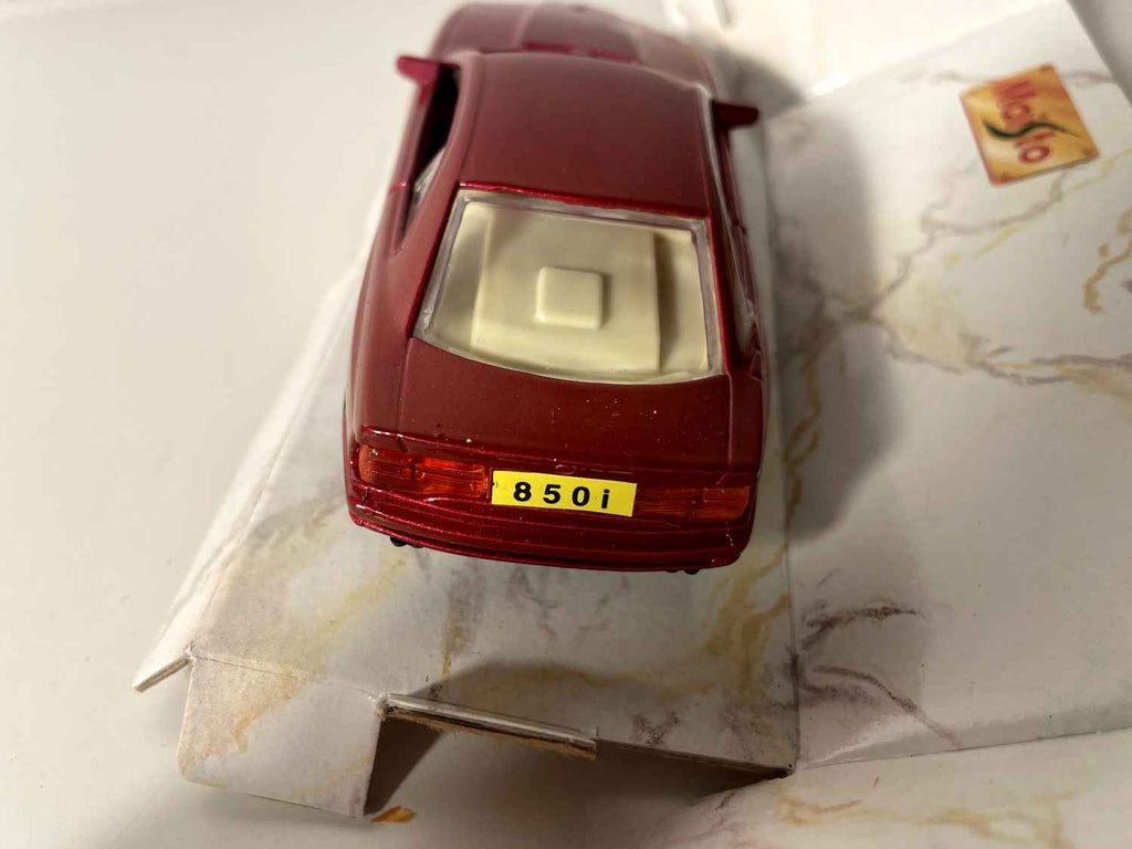 BMW 850I rosso scuro - bordeaux - MAISTO