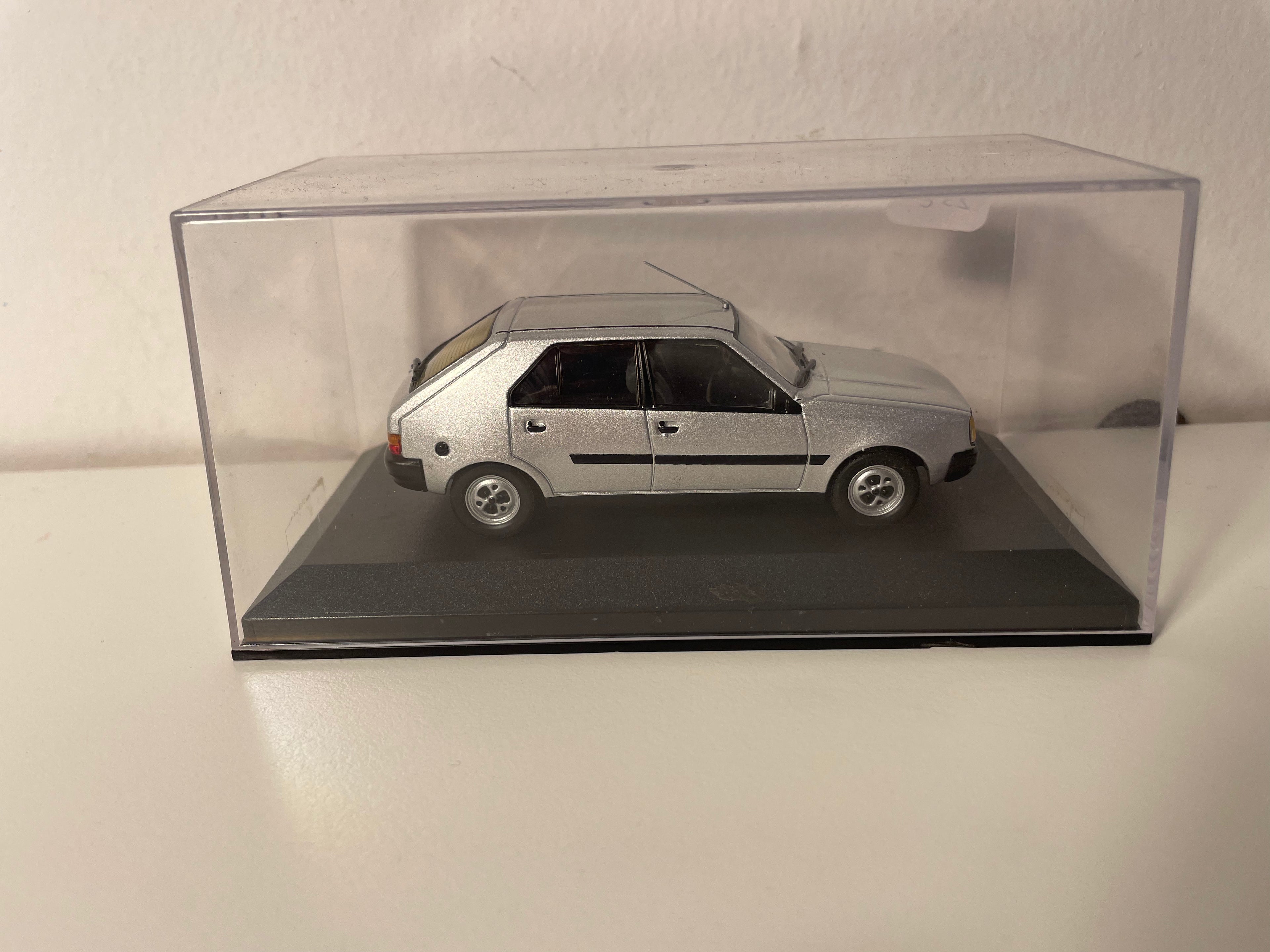 1980 grey Renault 14 GTS