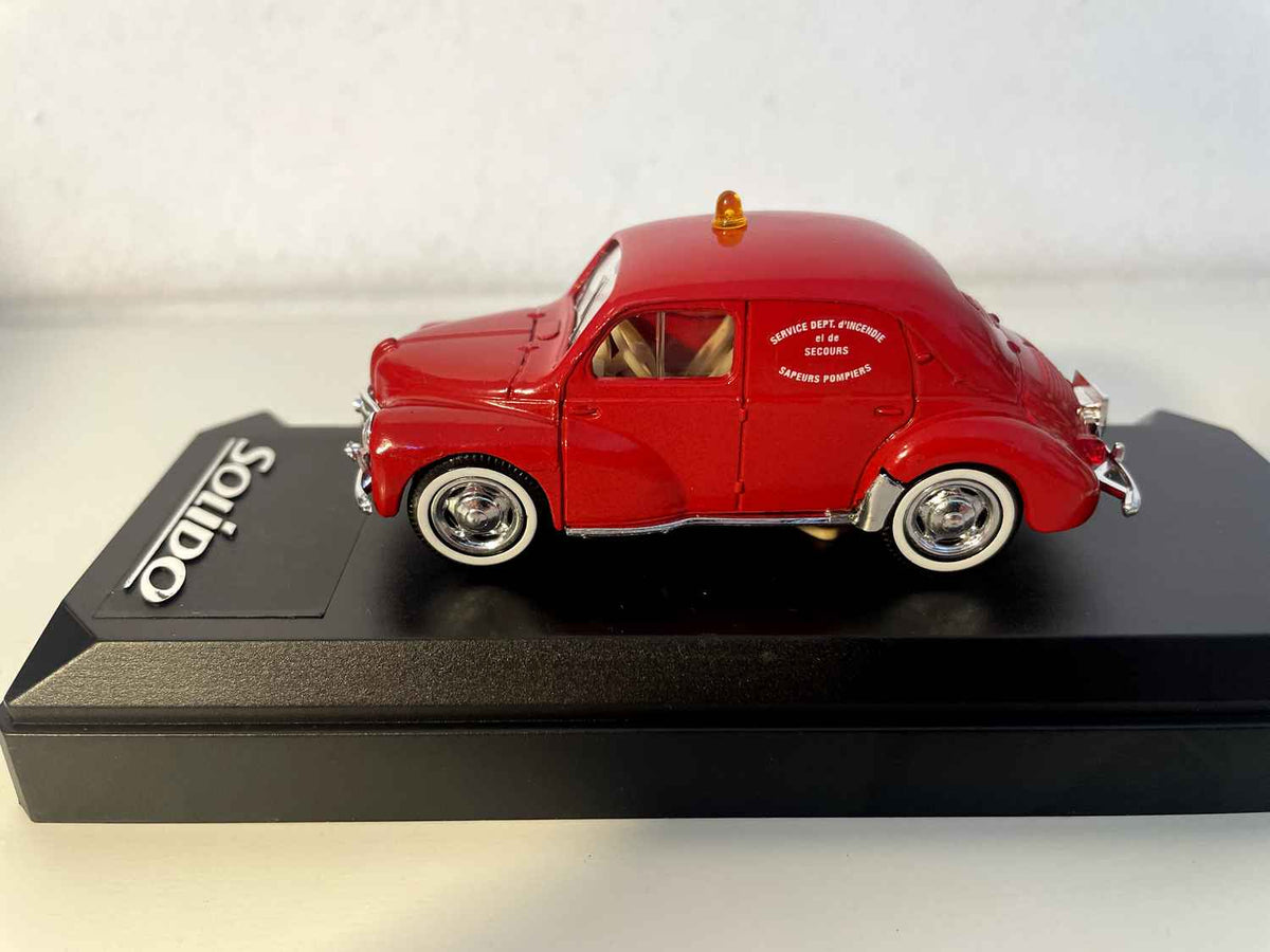 Renault 4 CV rout FIRE BRAKE vun 1954 (Solido Referenz 4824)