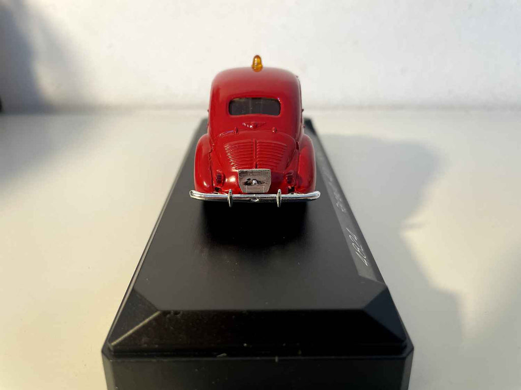 Renault 4 CV rout FIRE BRAKE vun 1954 (Solido Referenz 4824)