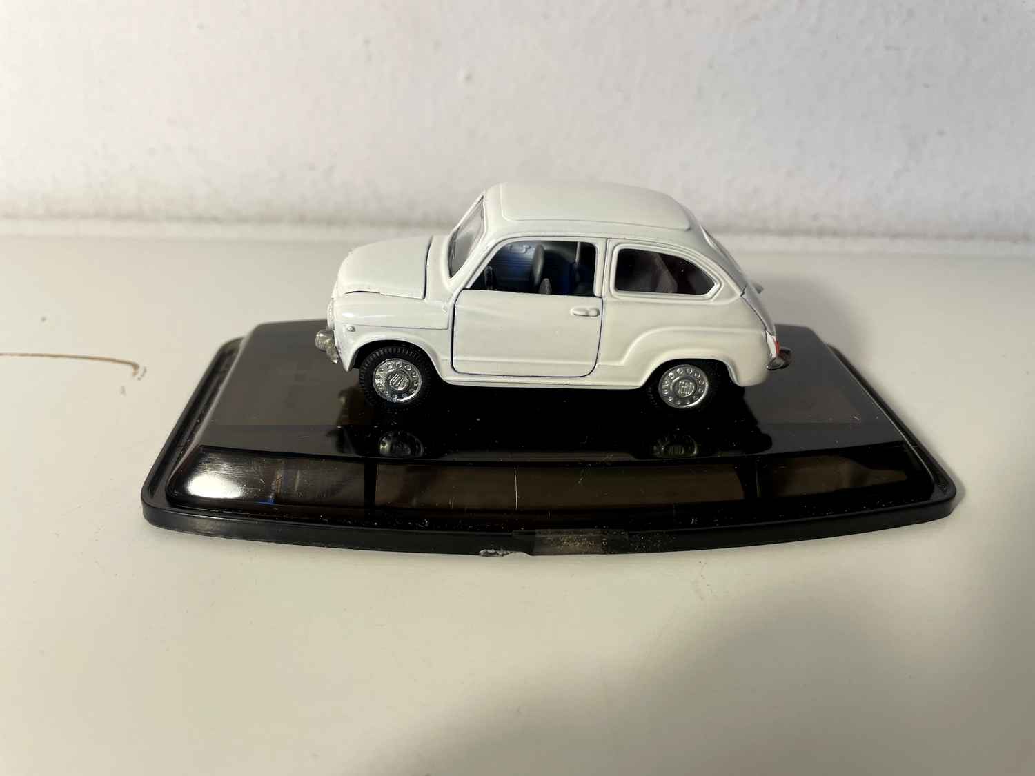 Seat 600 blanche - PILEN