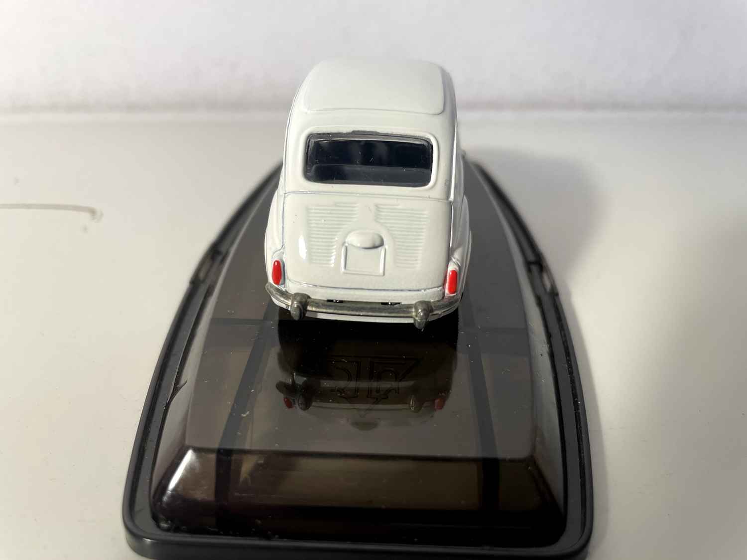 Seat 600 blanche - PILEN