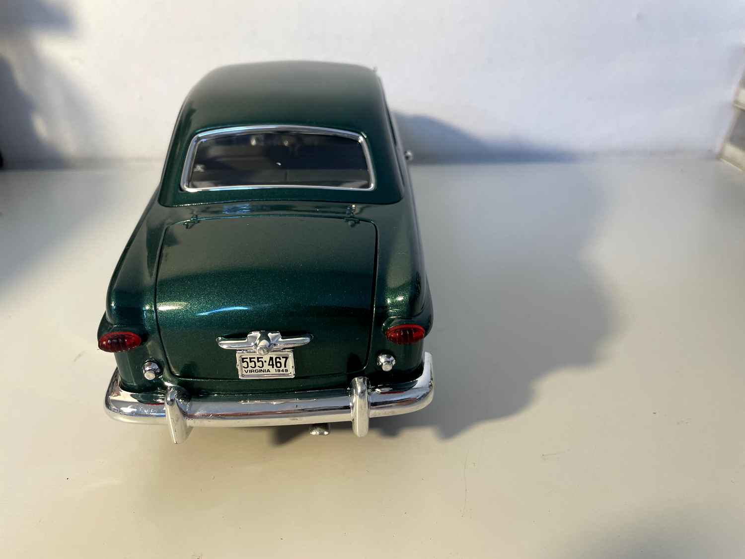 Zielony Ford z 1949 roku (Solido w skali 1/18)