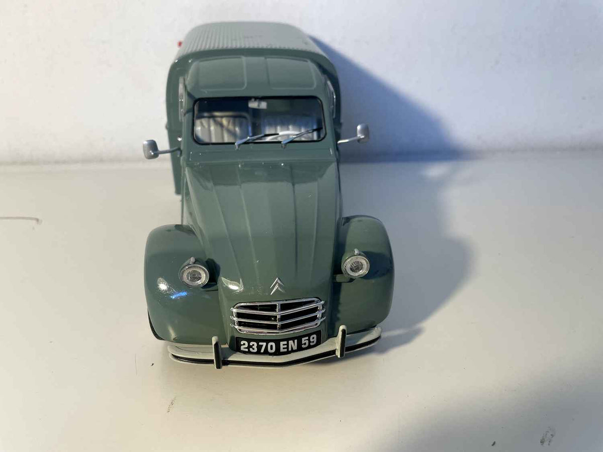 Citroën 2 CV AK350 gro (Solido Skala 1/18)