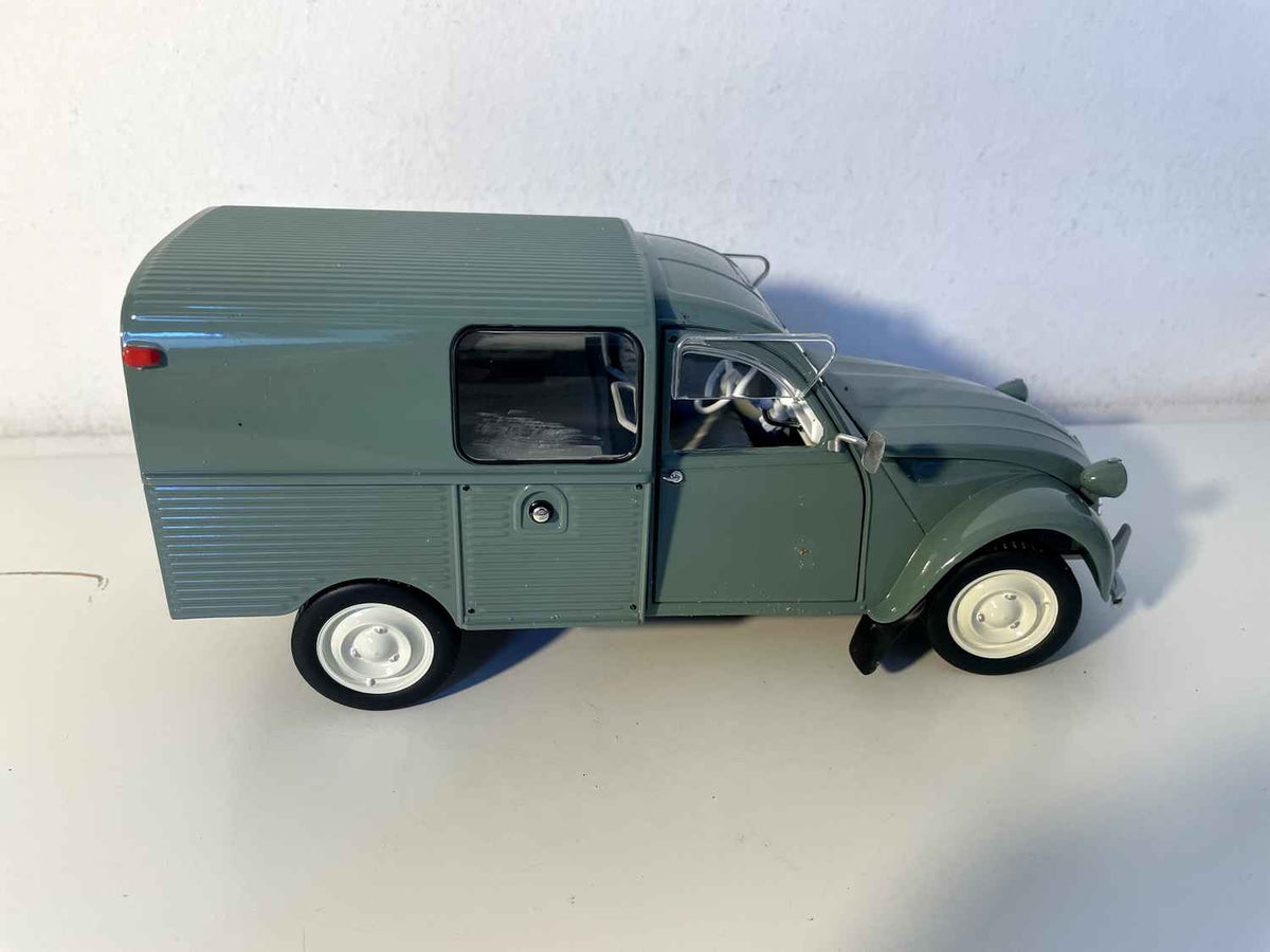 Citroën 2 CV AK350 gro (Solido Skala 1/18)