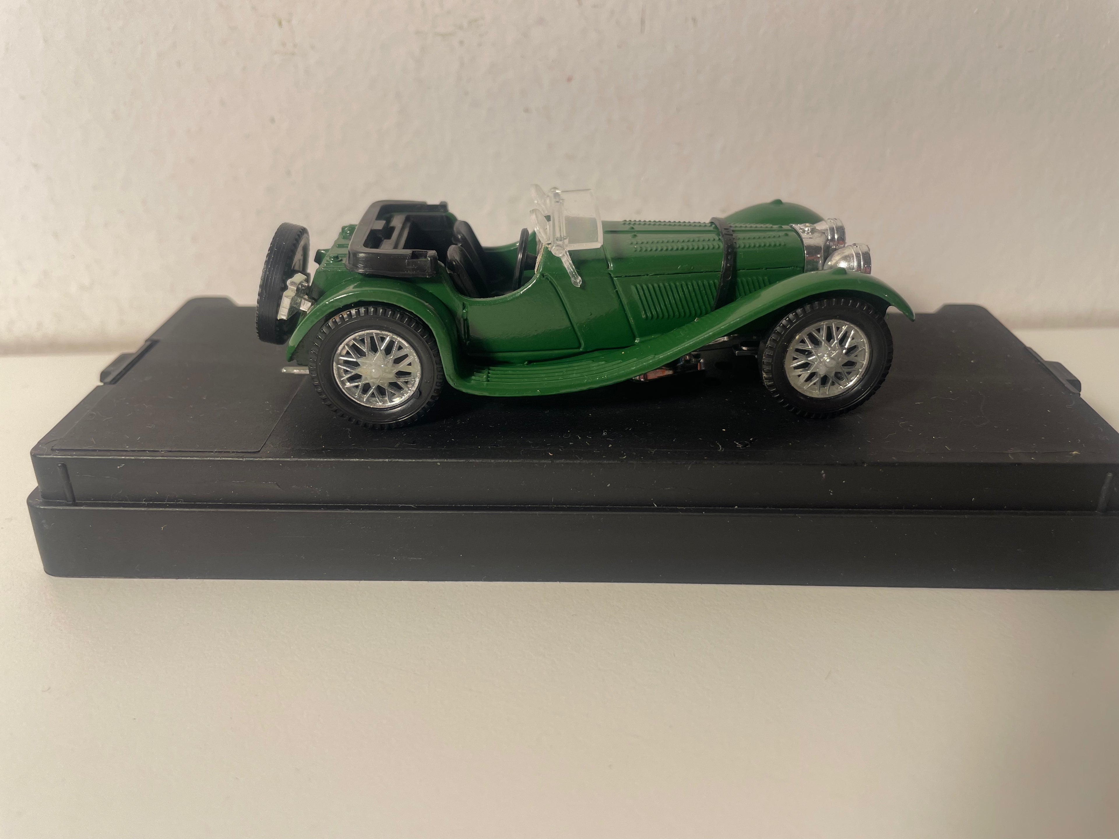 Jaguar SS100 zielony - Solido numer referencyjny 4002