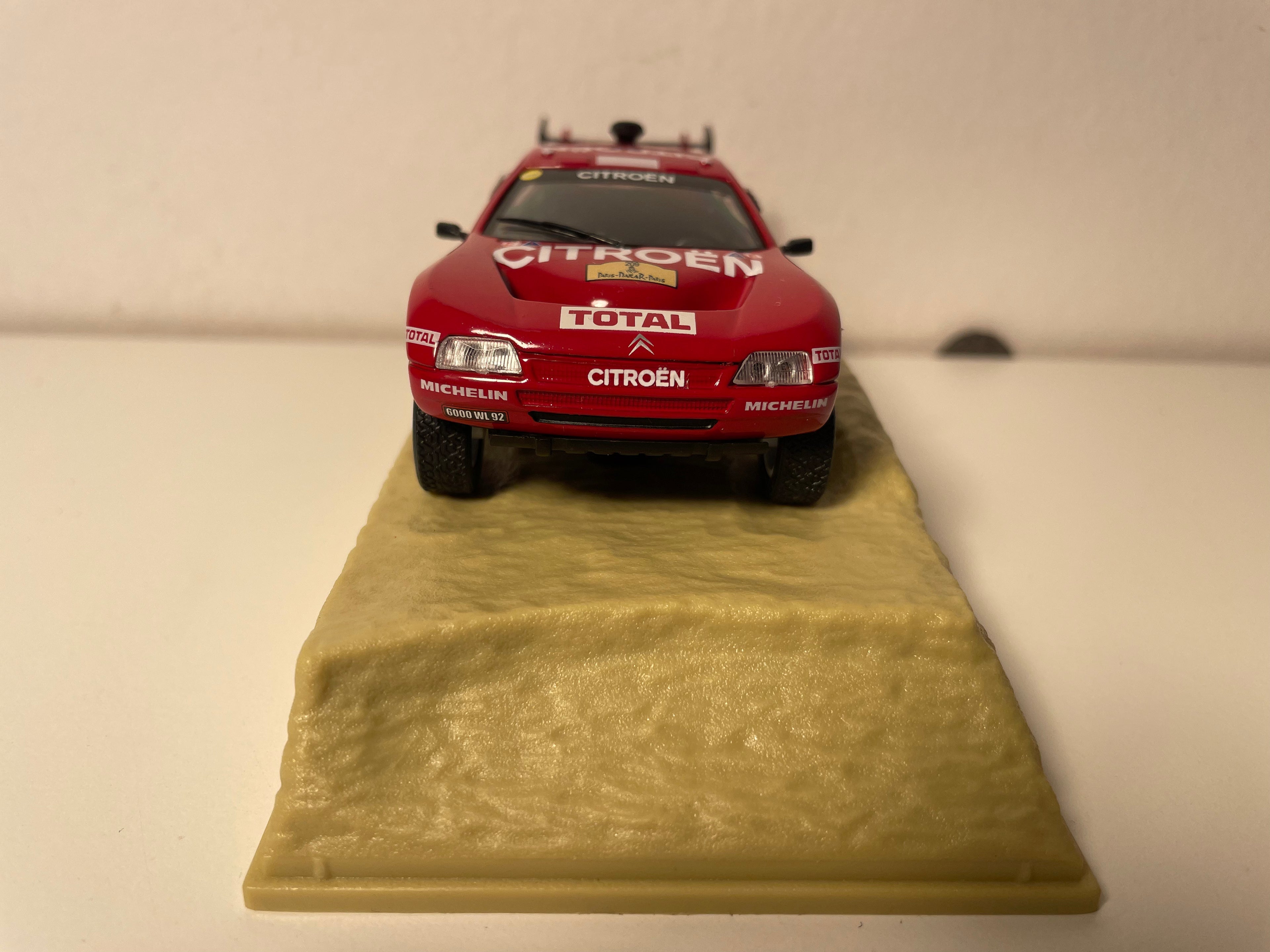 Citroën ZX Rallye raid rouge numéro 209 - Paris-Dakar 1994 (16ème édition)