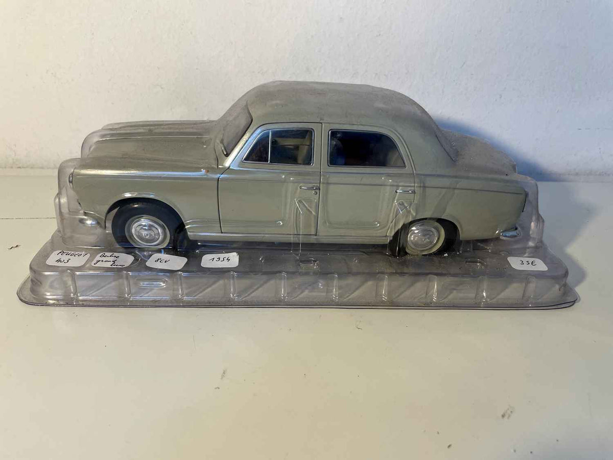 Peugeot 403 Luxusgrou Sedan aus 1954 (Solido Skala 1/18)