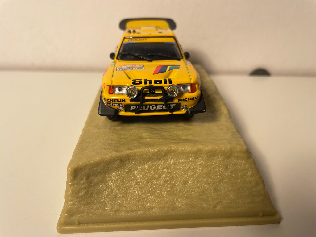 Peugeot 205 Turbo 16 jaune numéro 205 - Paris-Dakar 1987 (9ème édition)