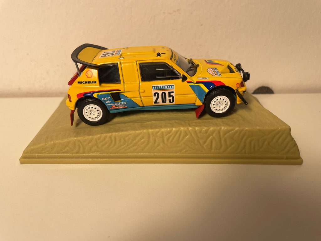 Peugeot 205 Turbo 16 jaune numéro 205 - Paris-Dakar 1987 (9ème édition)