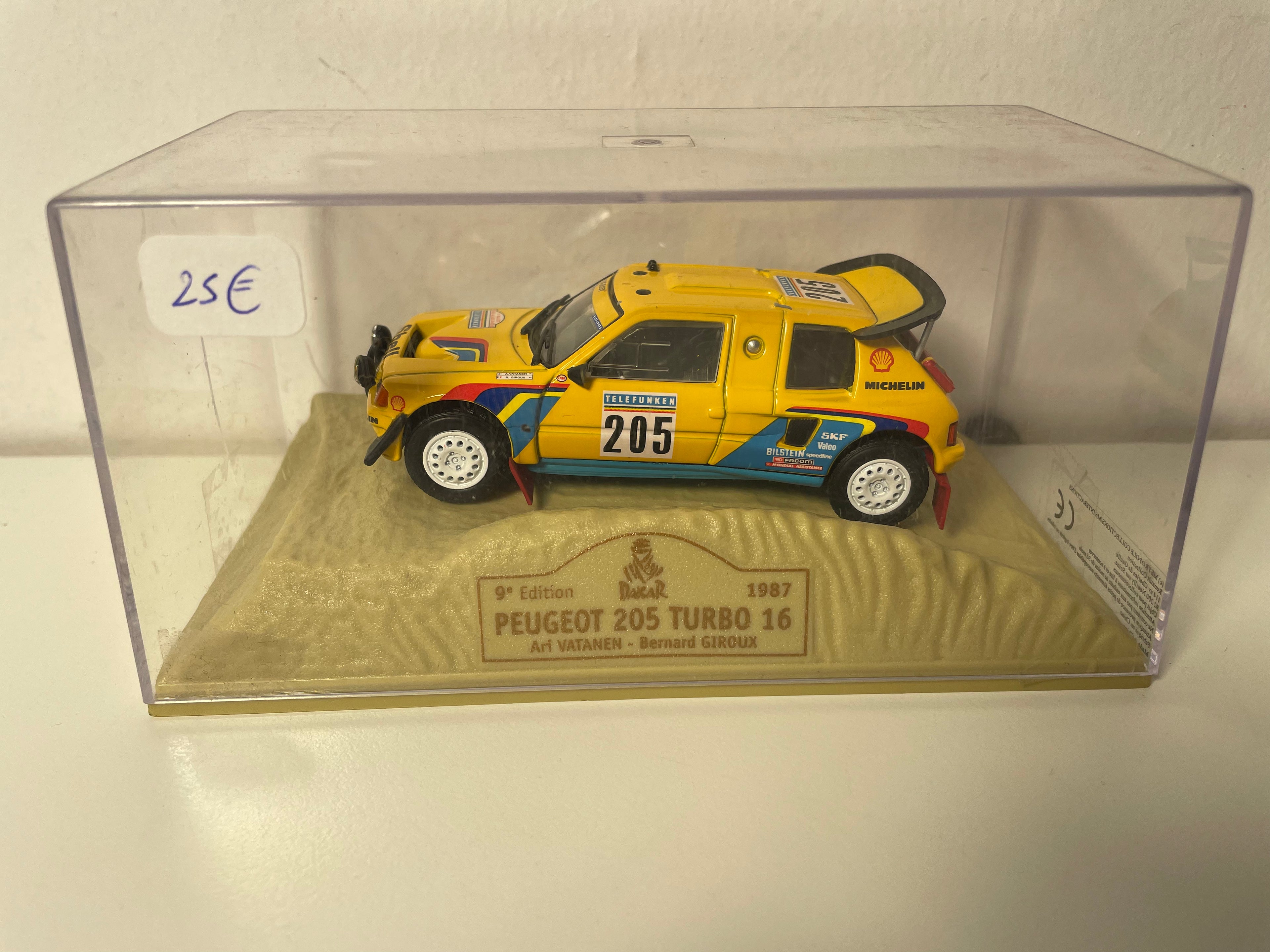 Peugeot 205 Turbo 16 jaune numéro 205 - Paris-Dakar 1987 (9ème édition)