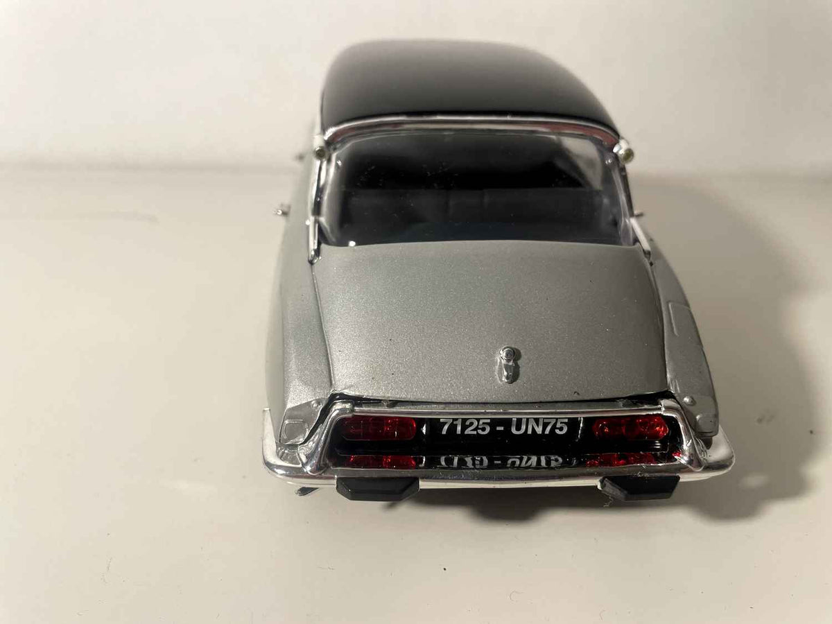 1963 Citroën D319 grau (Solido Skala 1/18)