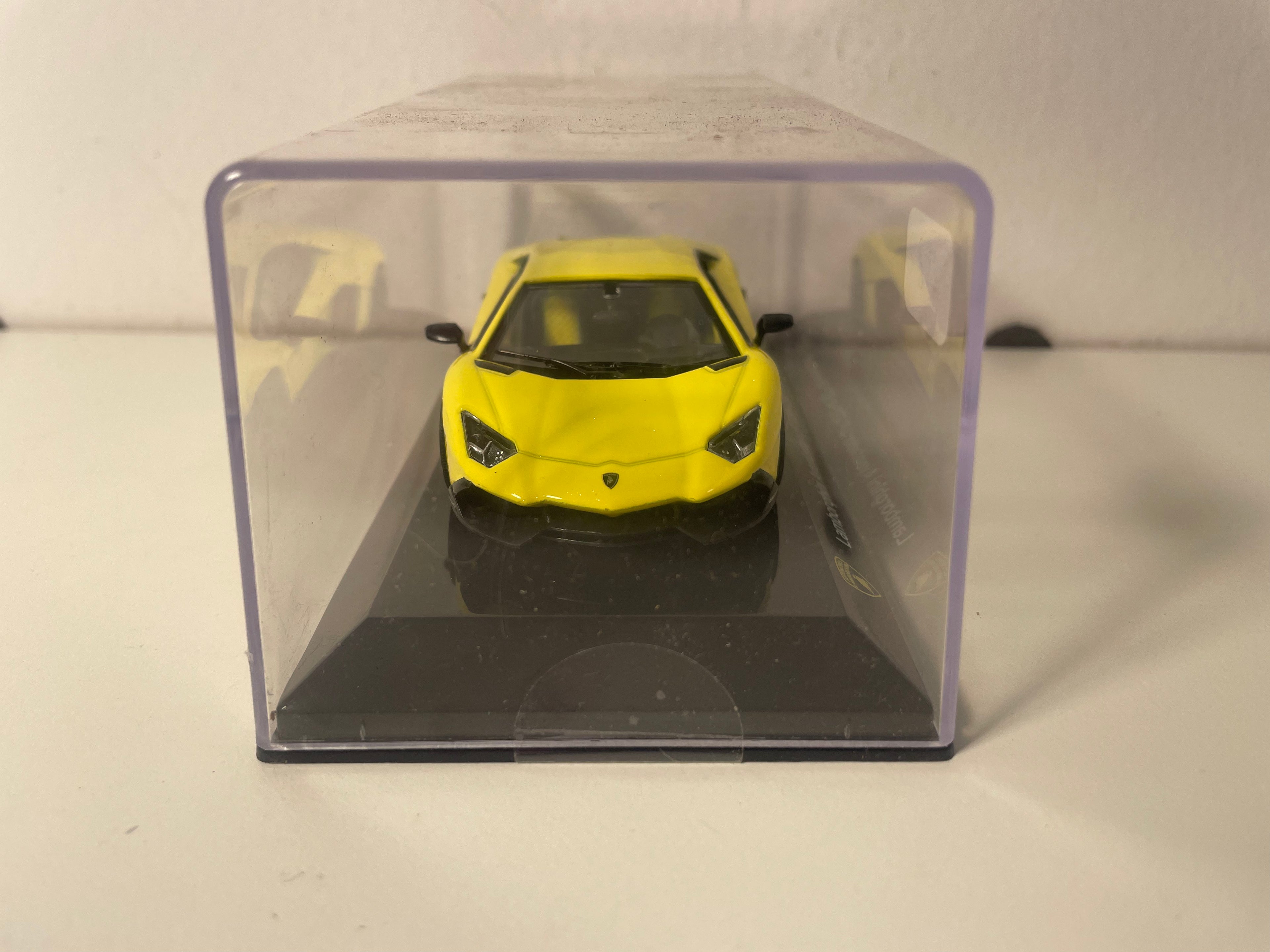 Lamborghini Aventador LP 720-4 50° Anniversario giel aus 2013