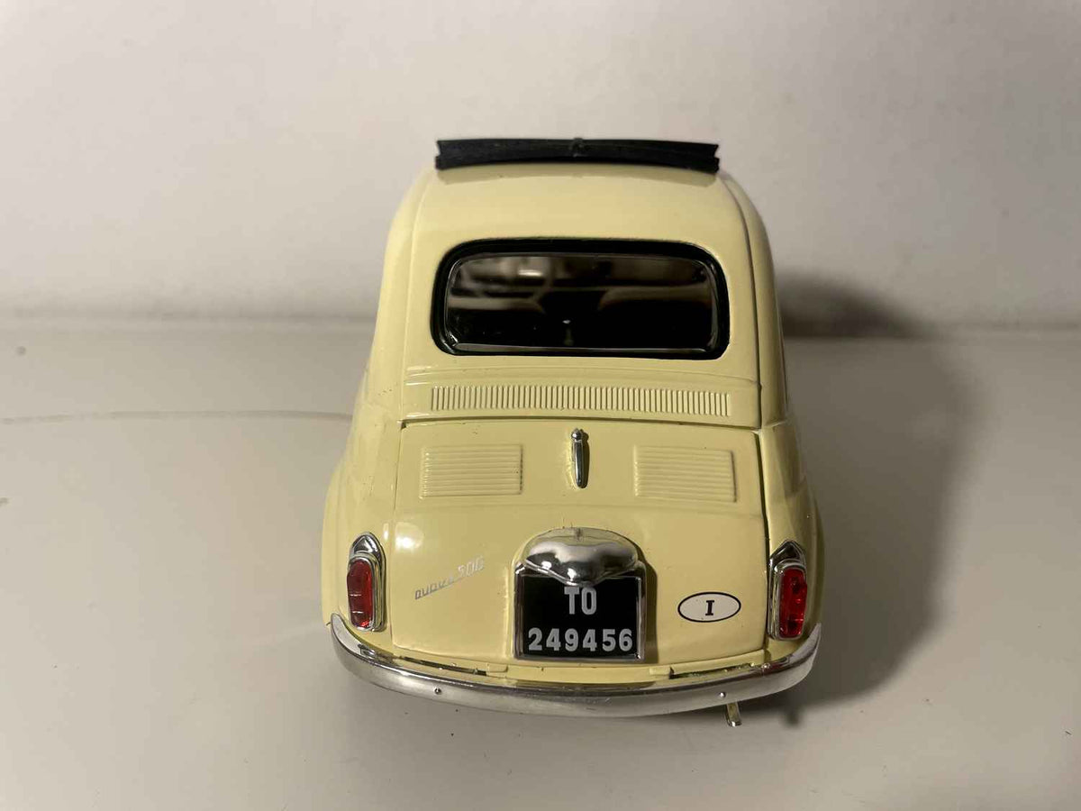 Fiat 500 giel/crème? (Solido 1:18. Skala)