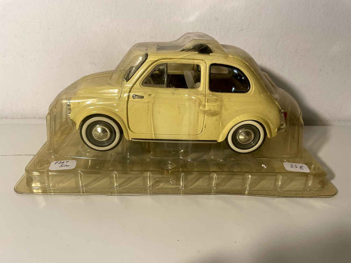 Fiat 500 giel/crème? (Solido 1:18. Skala)