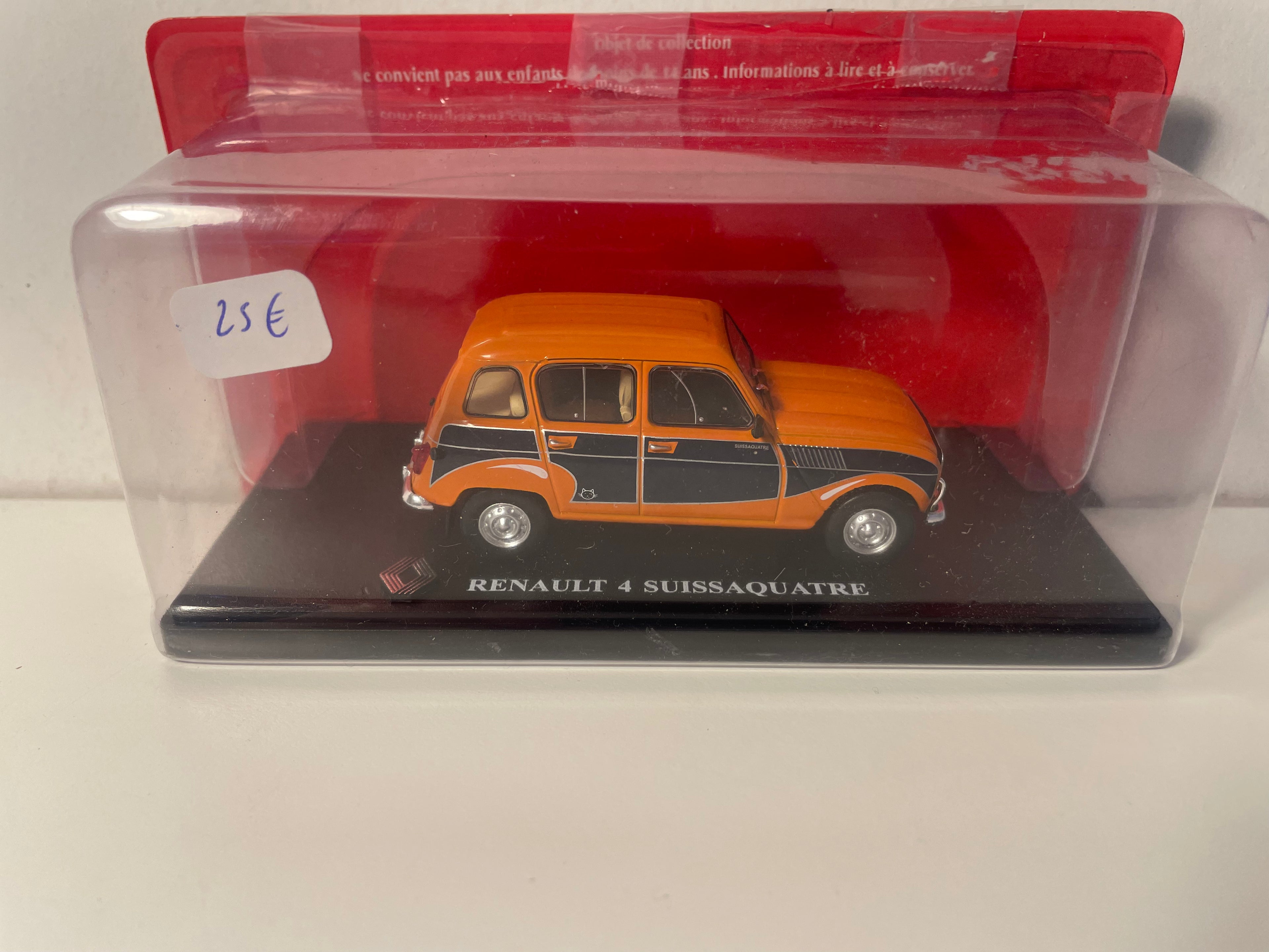 Renault 4L Suissaquatre orange und dunkelblau