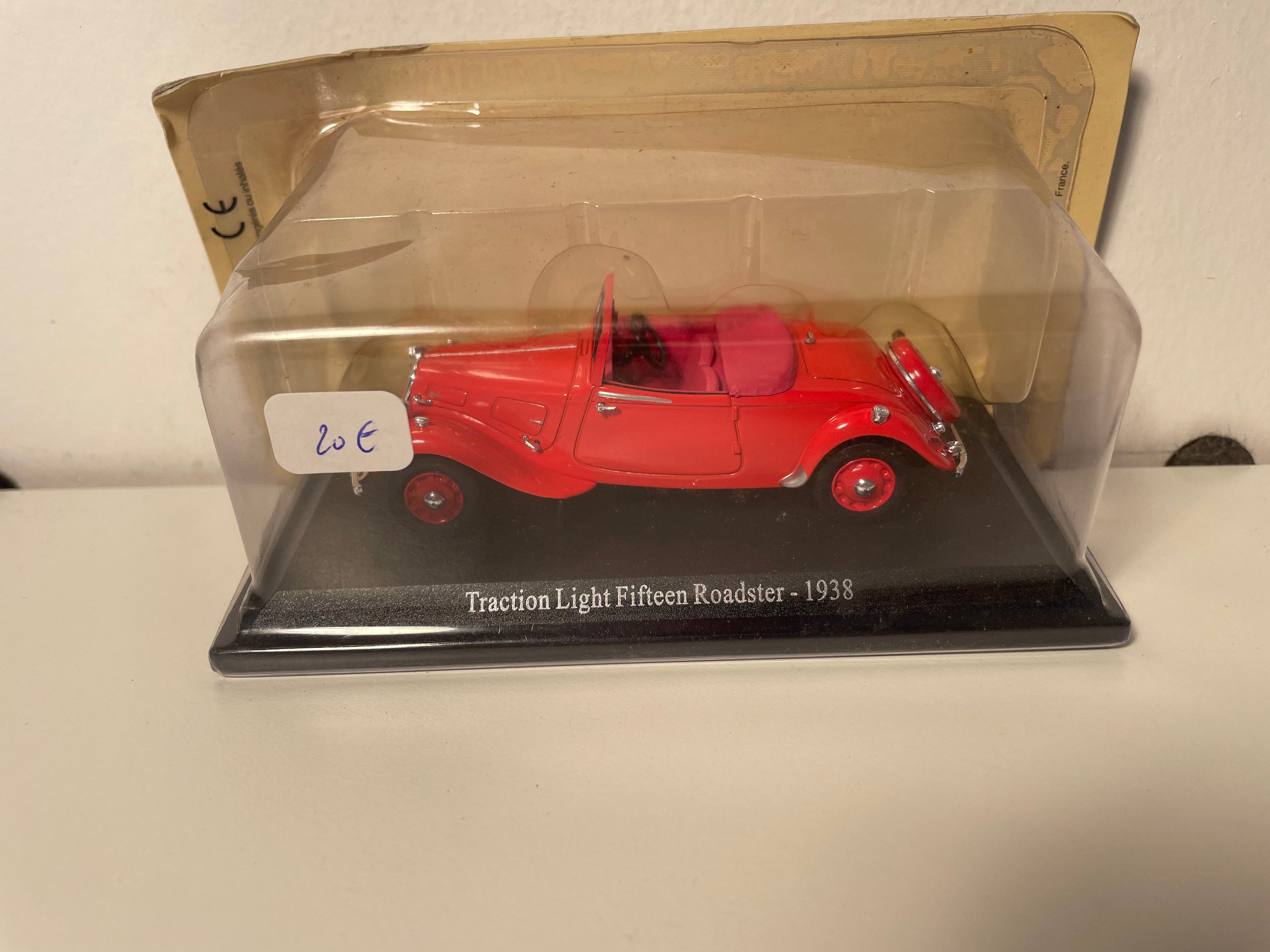 Citroën traction Light Fifteen Roadster rosso del 1938