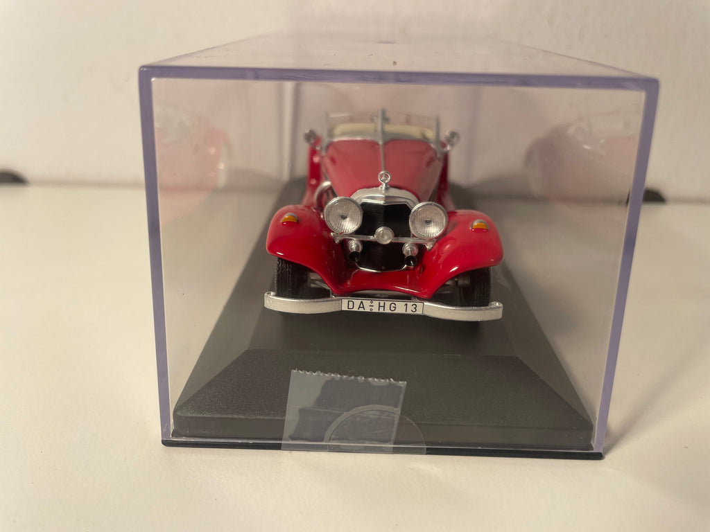 Mercedes 540K rouge foncé de 1936