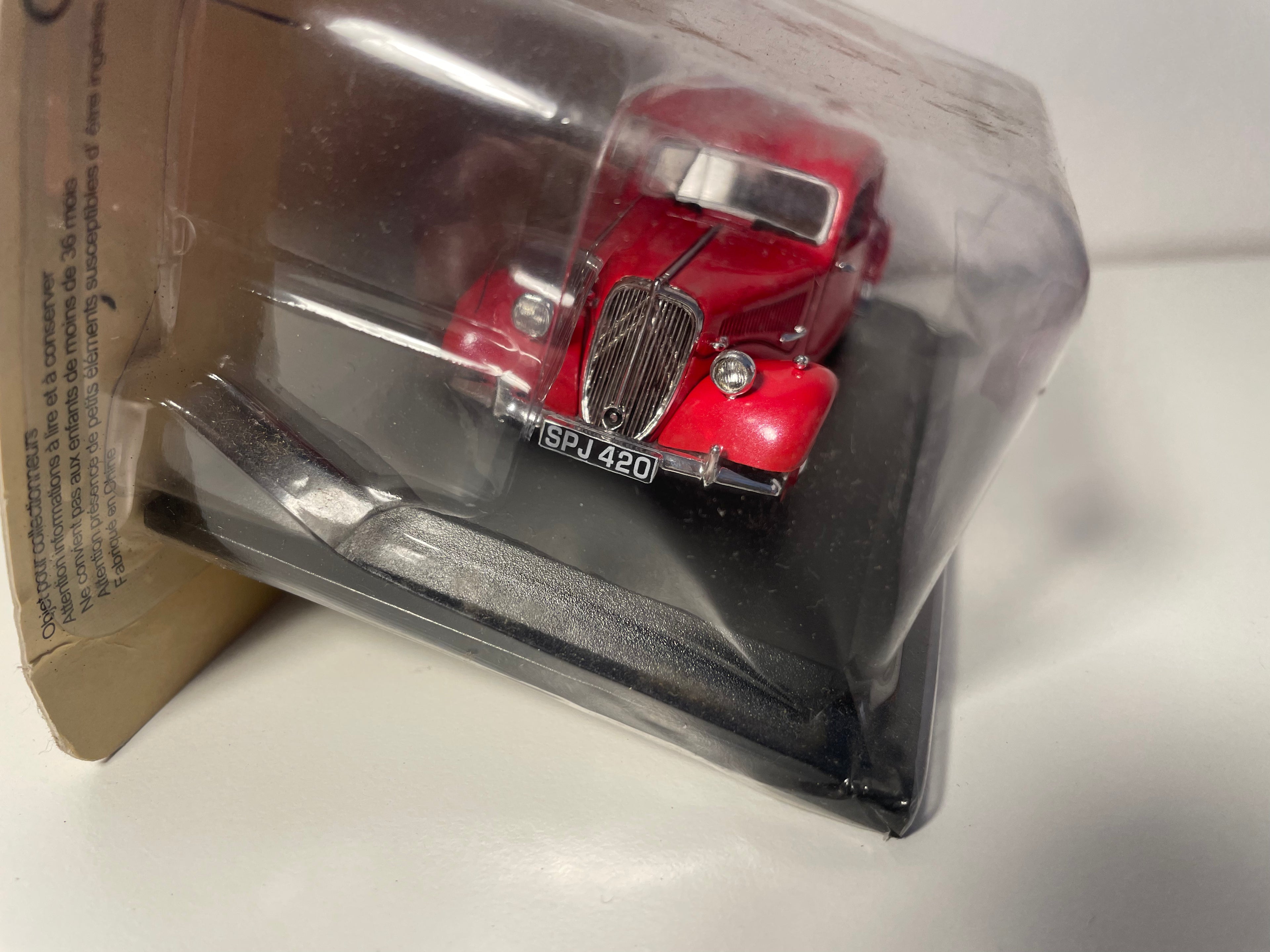 Citroën Traction Avant Light Fifteen rossa del 1951