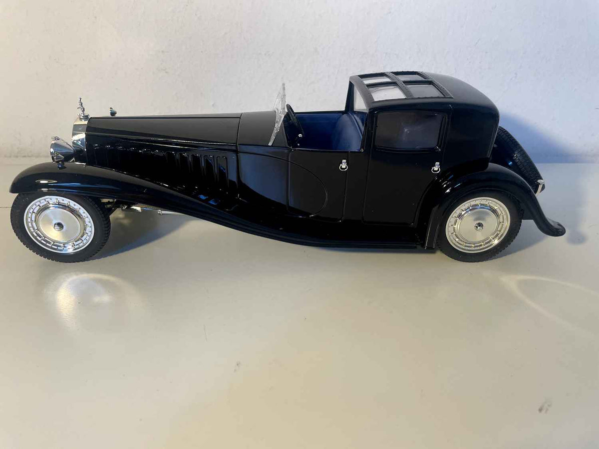 Schwaarze Bugatti Royale Typ 41 vun 1930 (Solido 1/18. Skala)