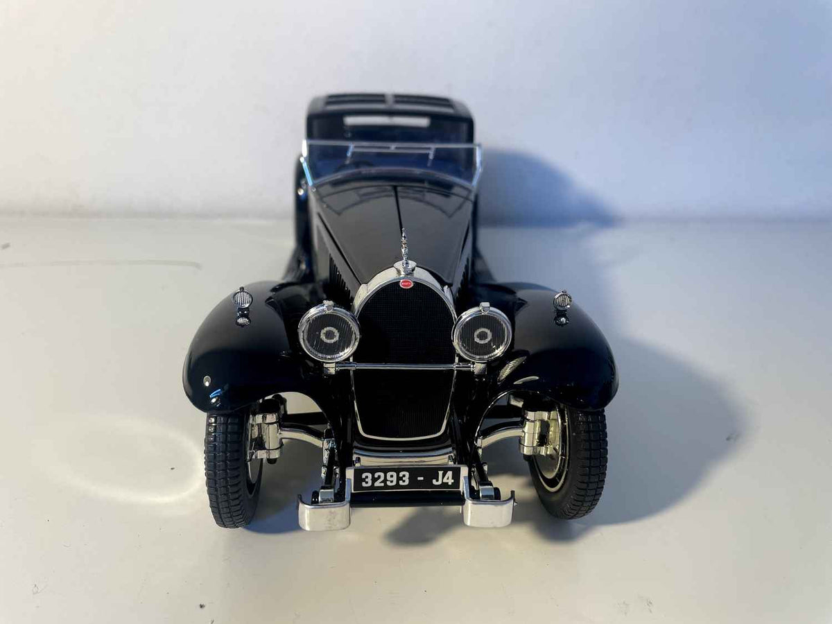 Schwaarze Bugatti Royale Typ 41 vun 1930 (Solido 1/18. Skala)