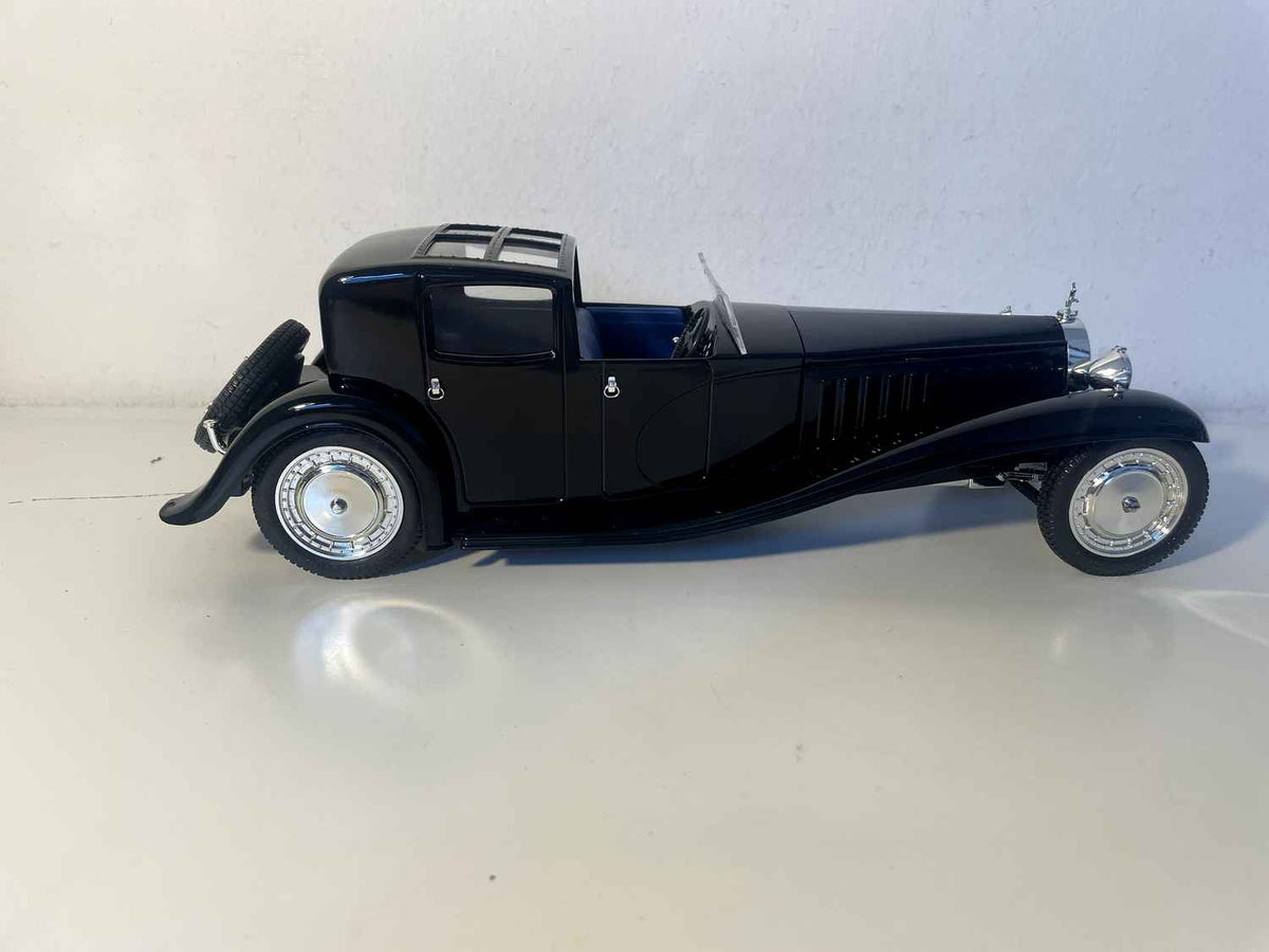Schwaarze Bugatti Royale Typ 41 vun 1930 (Solido 1/18. Skala)