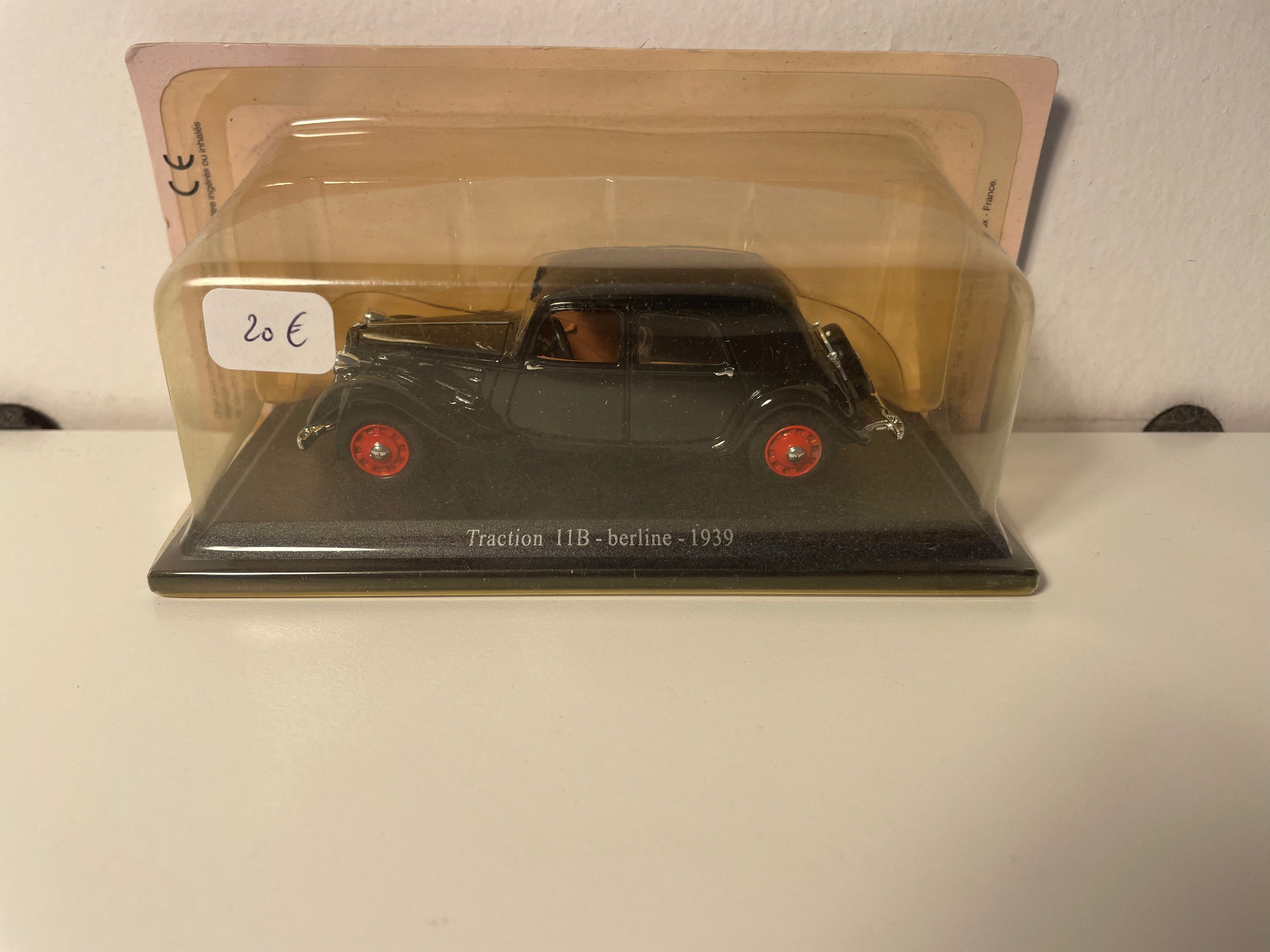 Citroën traction 11B Berline noire de 1939