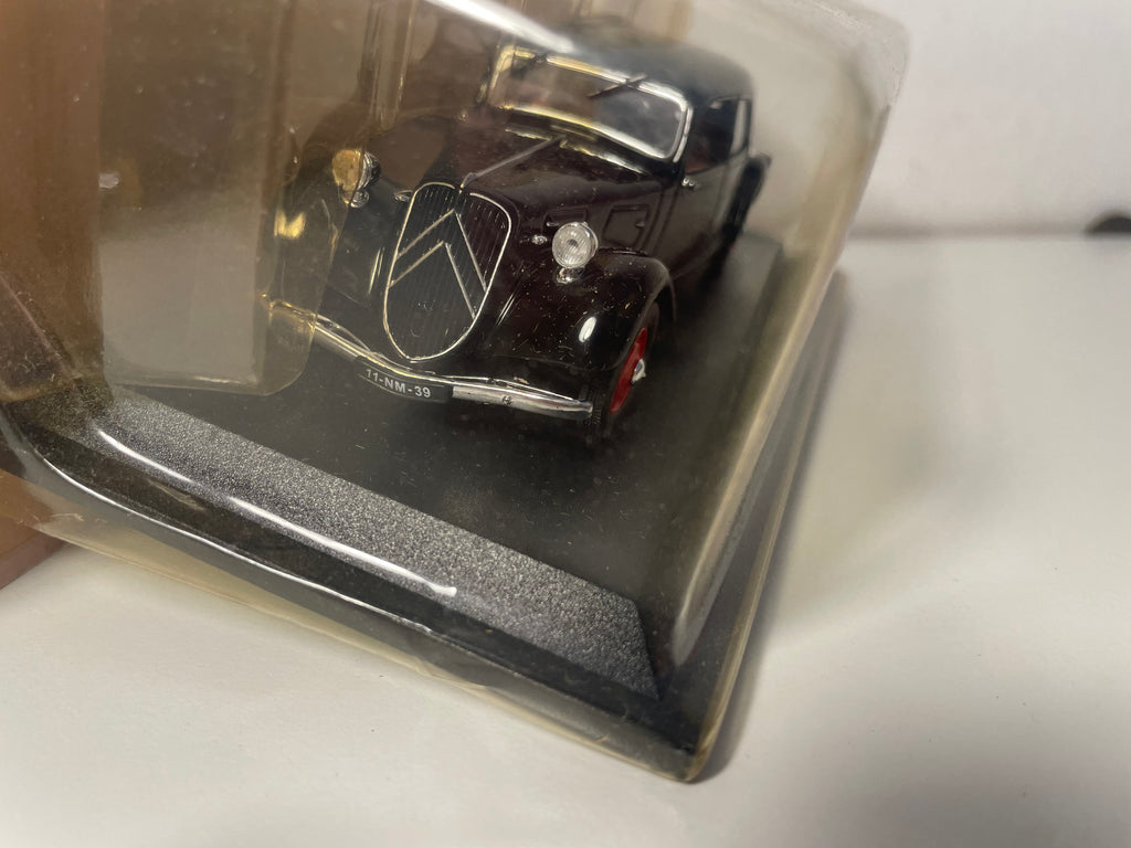 Citroën traction 11B Berline noire de 1939