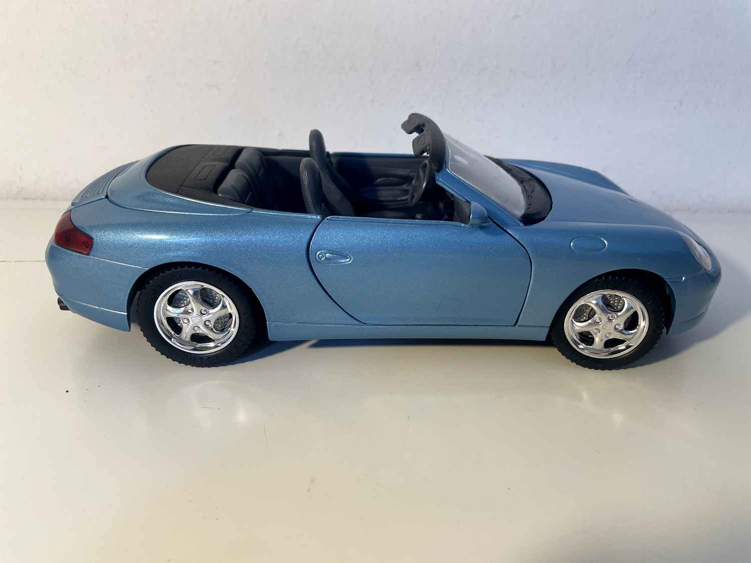 1998 Porsche 911 Azul (Solido escala 1/18)