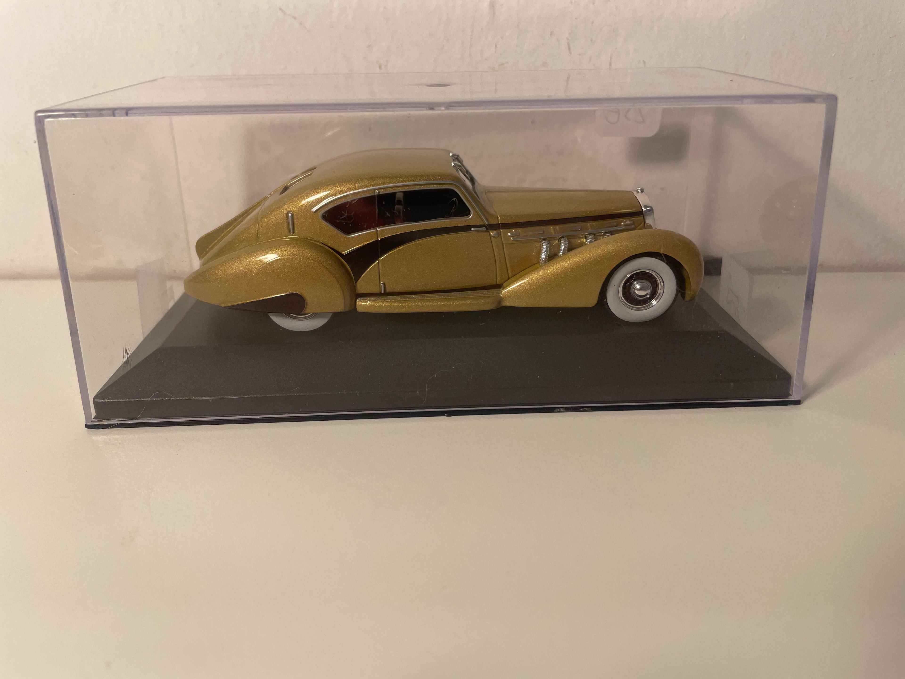 Delage D8 120 Letourneur e Marchand marrone del 1939